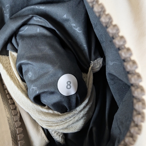Lululemon Definitely Raining Jacket Women's 8 Cashew Beige Stretch Glyde W4H12S - Picture 6 of 15
